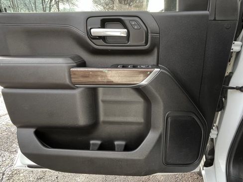 Used 2022 Chevrolet Silverado 2500 LT w/ Convenience Package image 8