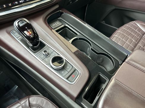 Used 2022 Cadillac Escalade Premium Luxury Platinum w/ Heavy-Duty Trailer Package AWD/4WD image 25