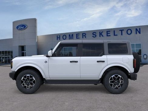 New 2026 Ford Bronco Outer Banks AWD/4WD image 3