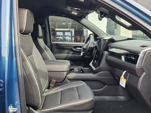 New 2025 GMC Yukon XL Elevation image 41