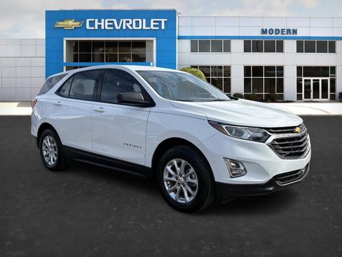 Used 2018 Chevrolet Equinox LS image 6
