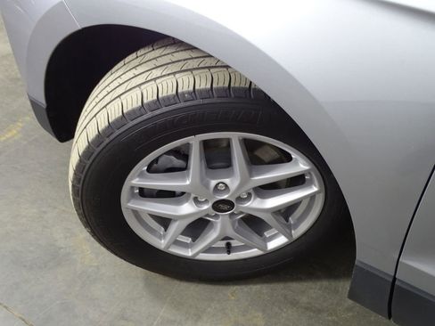 Used 2024 Ford Edge SEL image 39