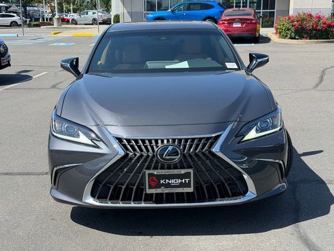Used 2023 Lexus ES 250 w/ Premium Package AWD/4WD image 3