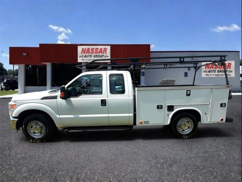 Used 2016 Ford F250 XL w/ Power Equipment Group RWD image 2