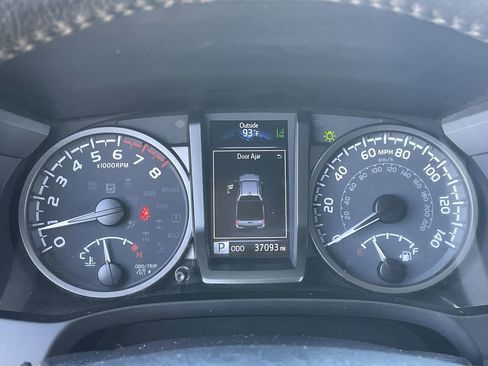 Used 2023 Toyota Tacoma TRD Off-Road w/ TRD Premium Off Road Package image 29