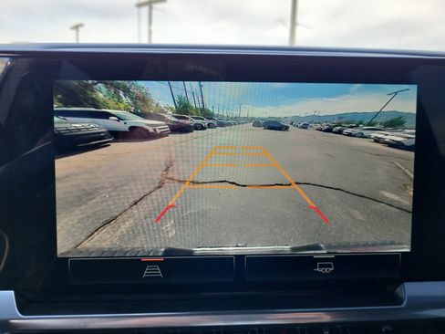 Used 2023 GMC Sierra 1500 SLE image 29