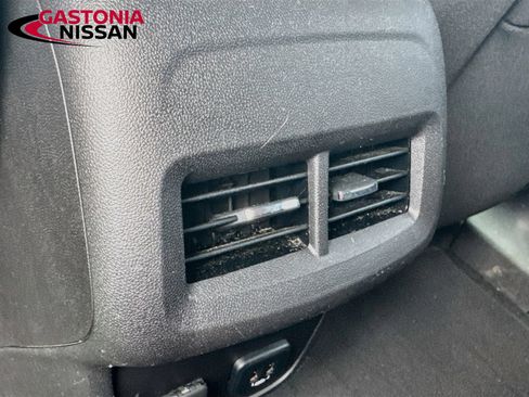 Used 2018 Chevrolet Equinox LT w/ Sun & Infotainment Package FWD image 34