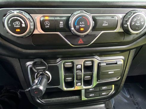 Used 2020 Jeep Gladiator Sport w/ Quick Order Package 24S AWD/4WD image 36