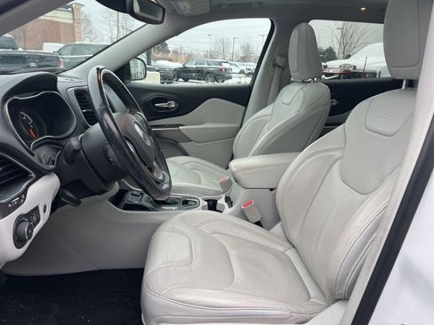 Used 2020 Jeep Cherokee Latitude Lux w/ Comfort/Convenience Group image 22