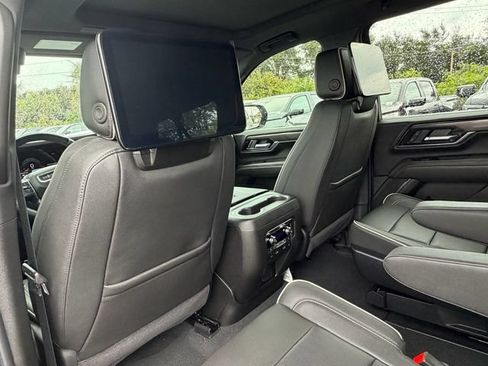 New 2026 GMC Yukon XL Elevation w/ Elevation Premium Package AWD/4WD image 18