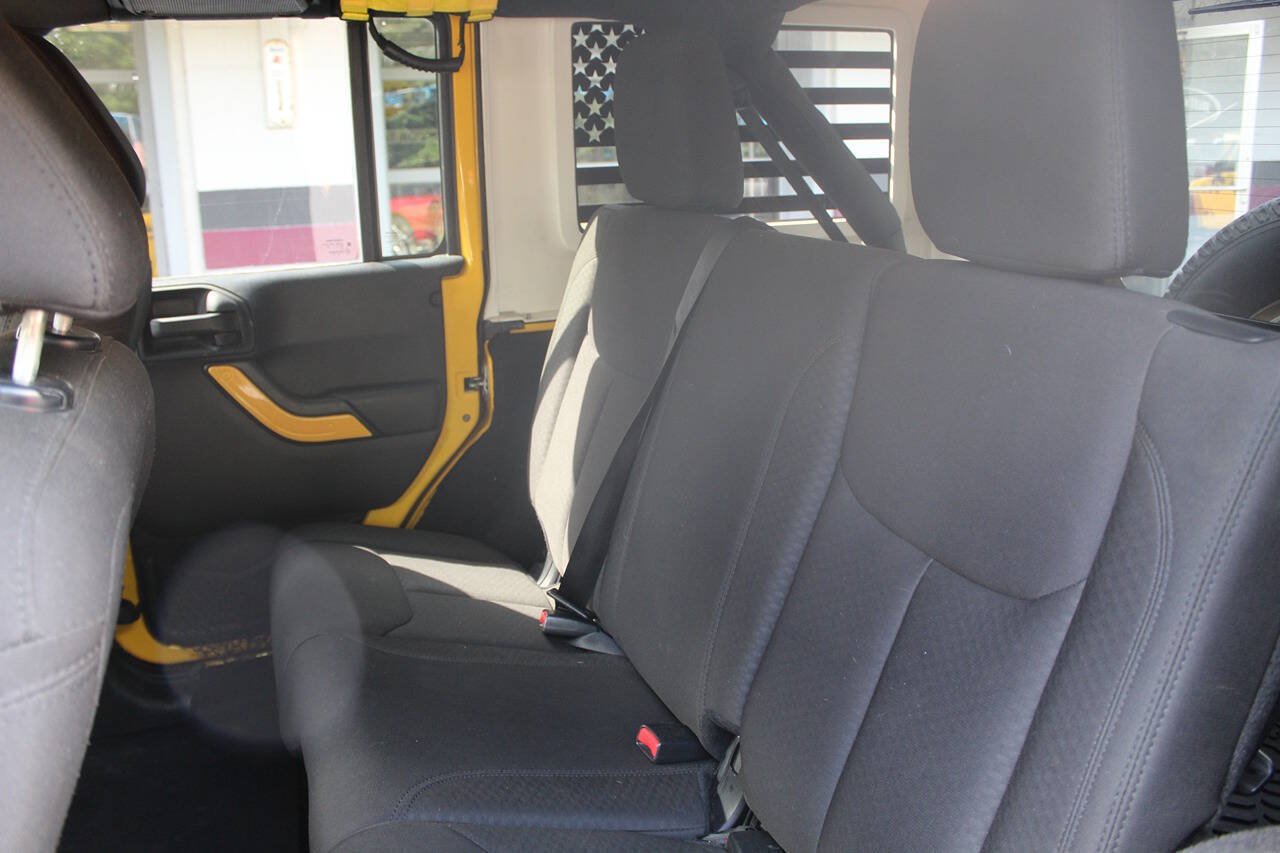 Used 2015 Jeep Wrangler Unlimited Sport w/ Quick Order Package 24S AWD/4WD image 14