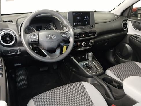 Used 2023 Hyundai Kona SE w/ Cargo Package image 9