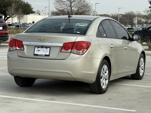 Used 2014 Chevrolet Cruze LS image 4