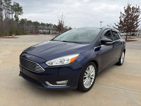 Used 2017 Ford Focus Titanium image 3