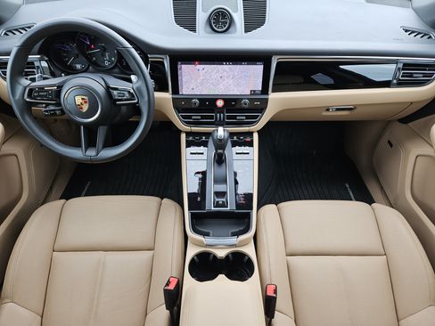 Certified 2026 Porsche Macan AWD/4WD image 24