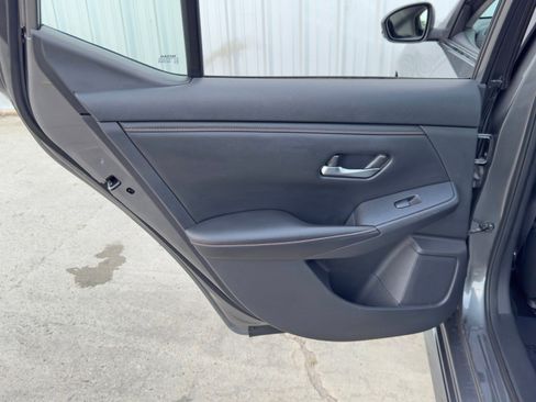 Used 2021 Nissan Sentra SR image 35