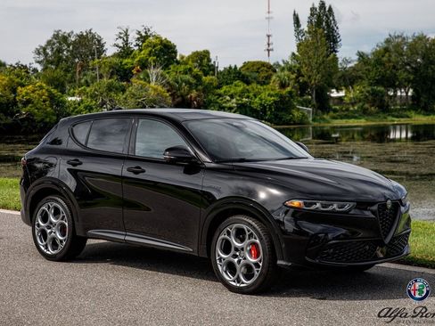 New 2025 Alfa Romeo Tonale w/ Premium Package image 1