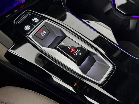 New 2025 Audi Q5 Prestige image 16