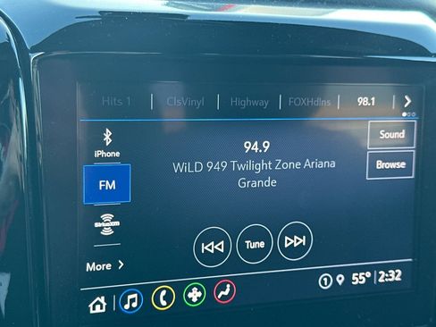 Used 2023 Chevrolet Traverse LT image 26