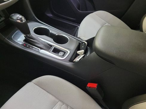 Used 2021 Chevrolet Equinox LT FWD image 26