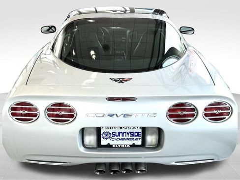 Used 1998 Chevrolet Corvette Coupe w/ Memory Pkg RWD image 18
