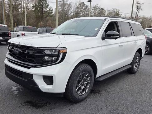 New 2026 Ford Expedition Active RWD image 3