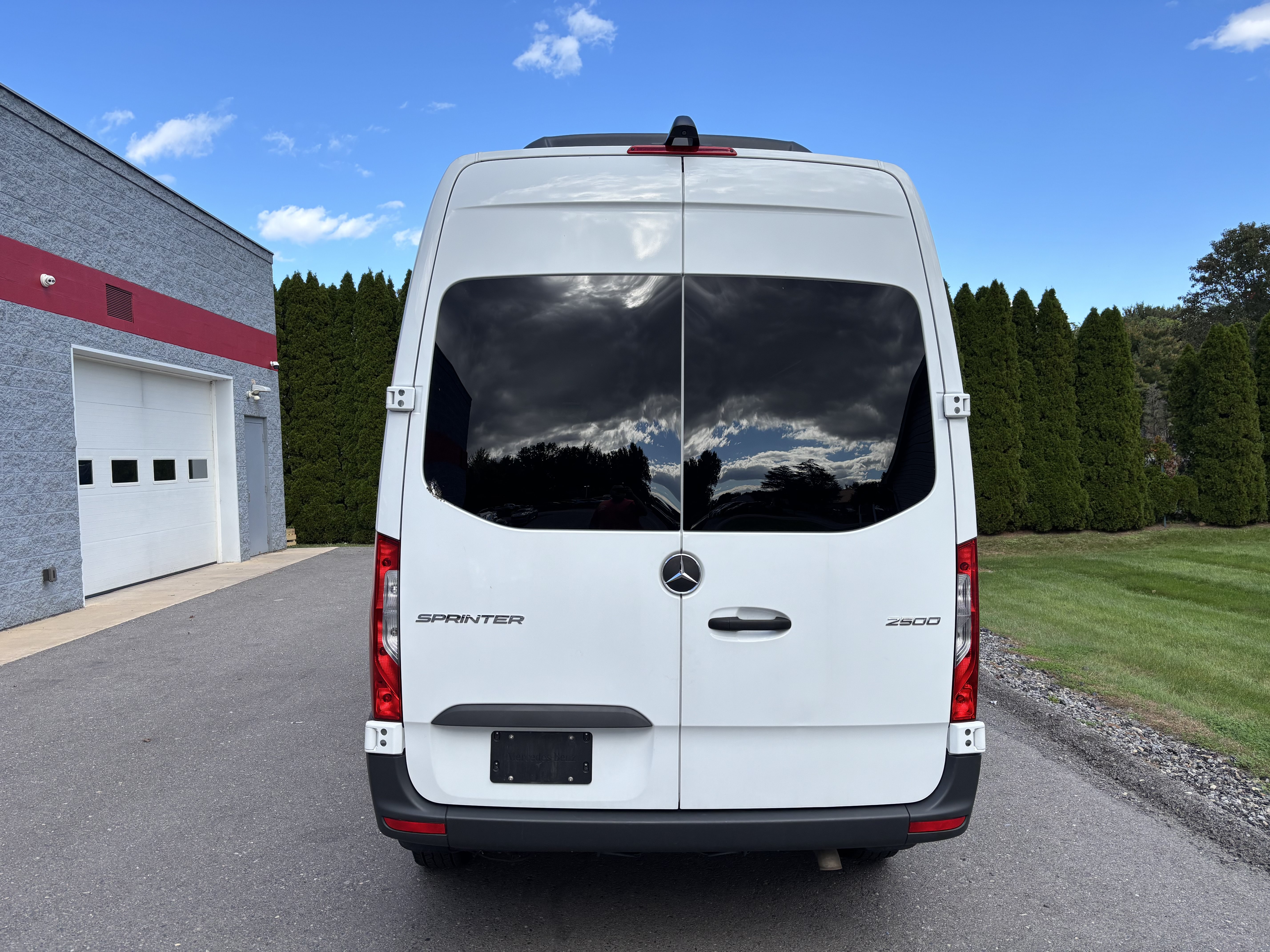 Used 2024 Mercedes-Benz Sprinter 2500 image 4