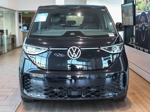 New 2025 Volkswagen ID. Buzz Pro S RWD image 2