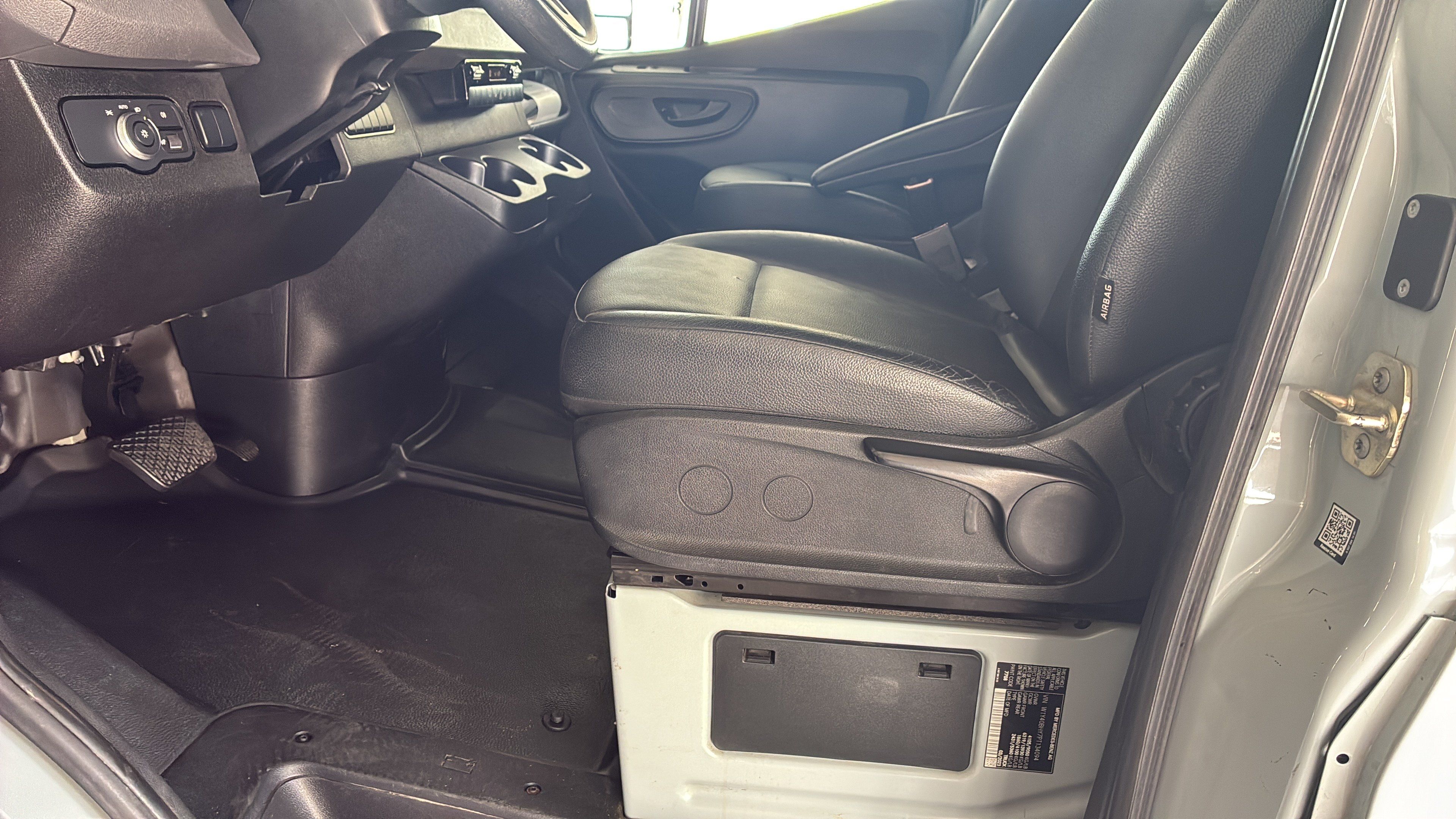Used 2023 Mercedes-Benz Sprinter 2500 image 18