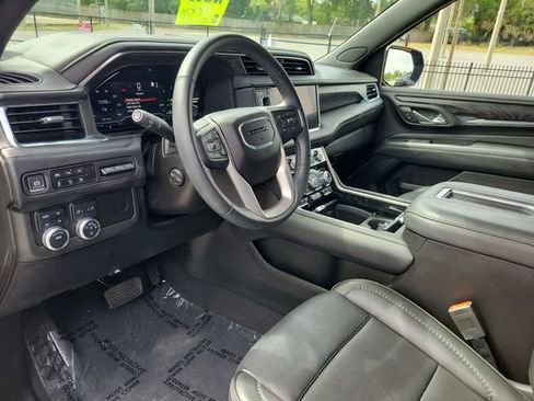 Used 2023 GMC Yukon Denali AWD/4WD image 12