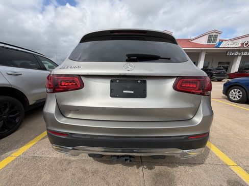 Used 2020 Mercedes-Benz GLC 300 image 3