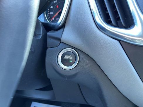 Used 2023 Chevrolet Equinox LS w/ LS Convenience Package image 17