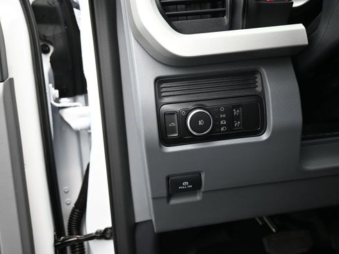 New 2026 Ford F250 XL w/ FX4 Off-Road Package AWD/4WD image 10