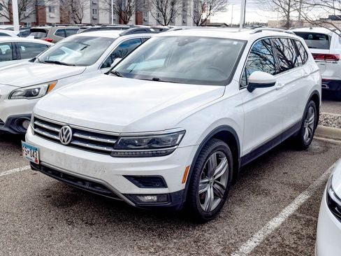 Used 2018 Volkswagen Tiguan SEL Premium image 1