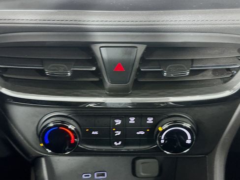 Used 2025 Buick Encore GX Preferred image 24