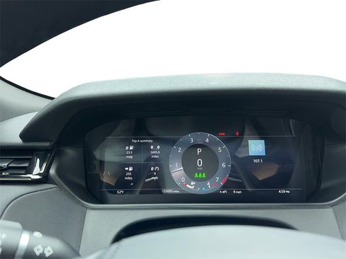 Used 2025 Land Rover Range Rover Velar Dynamic SE image 21