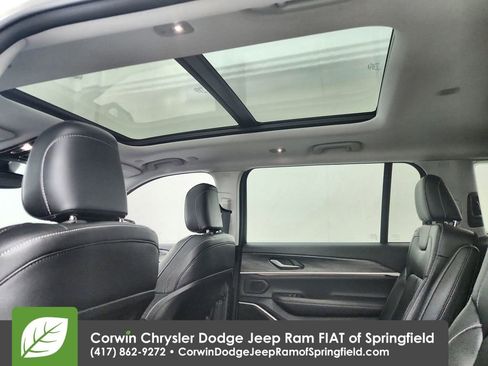 Used 2023 Jeep Grand Cherokee L Limited image 29