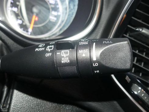 Used 2019 Jeep Cherokee Limited image 36