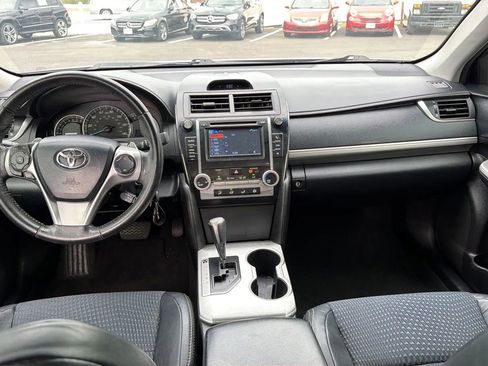 Used 2012 Toyota Camry SE FWD image 9
