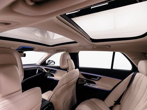 Certified 2025 Mercedes-Benz E 450 4MATIC All-Terrain Wagon w/ Multicontour Seating Package image 27