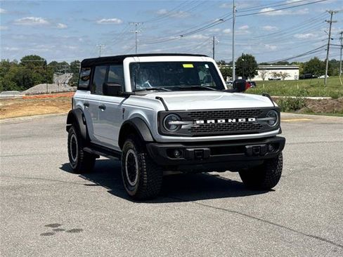 Certified 2022 Ford Bronco Badlands w/ Sasquatch Package AWD/4WD image 3