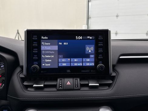 Used 2021 Toyota RAV4 XLE Premium image 17