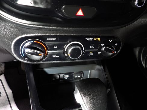 Used 2023 Kia Soul LX w/ Option Group 015 FWD image 16