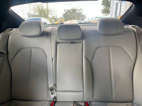 Used 2025 Genesis G70 2.5T image 38