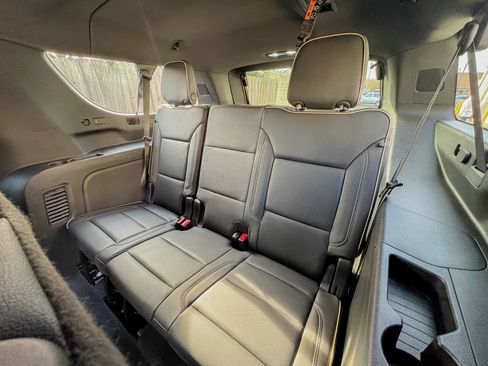 Used 2025 GMC Yukon XL Elevation image 21