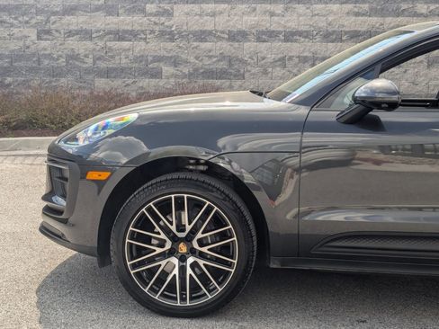 Certified 2026 Porsche Macan AWD/4WD image 11