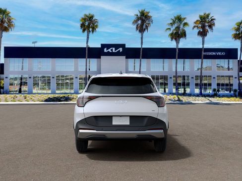 New 2026 Kia Sportage LX FWD image 5