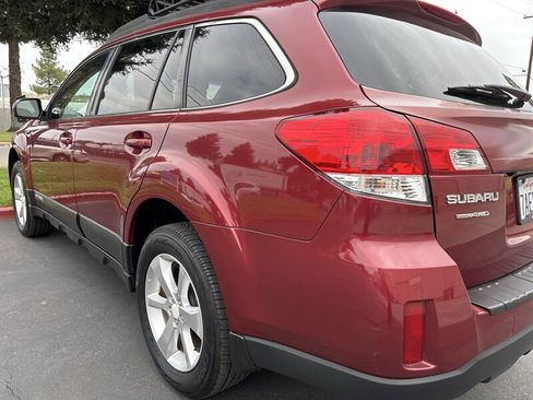 Used 2013 Subaru Outback 2.5i Premium AWD/4WD image 10