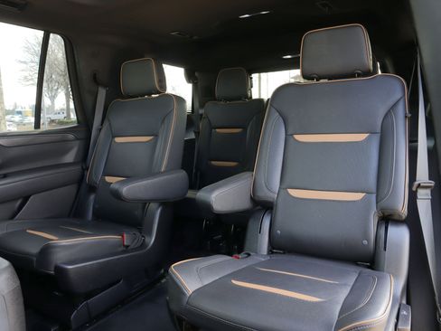 Used 2023 GMC Yukon AT4 image 10