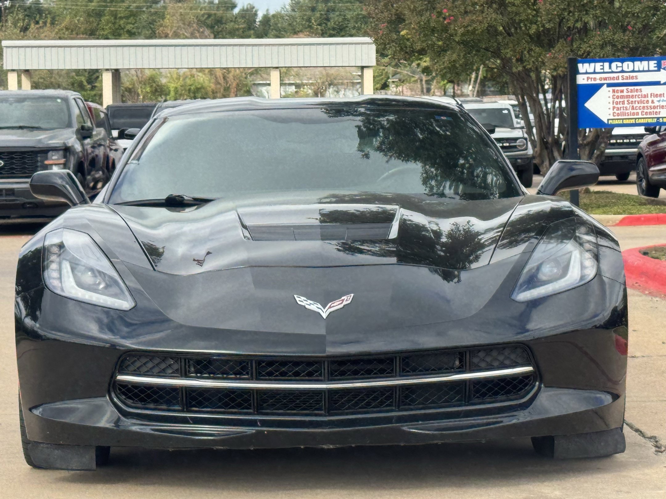 Used 2019 Chevrolet Corvette Stingray Coupe w/ Z51 1LT RWD image 11